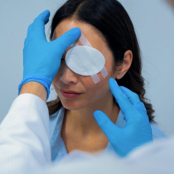AEROPAD Non-Adherent Eye Pads 5.5 x 7.7cm Box/50 - Image 2